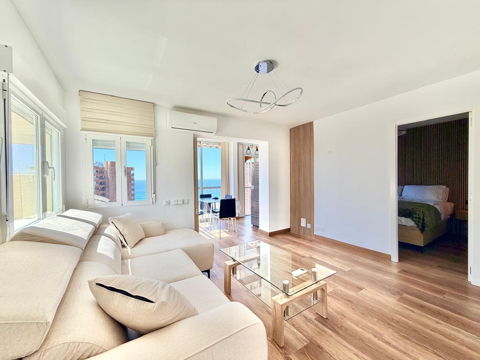 SEAVIEWS MODERN APARTMENT LEVANTE BEACH (R193)