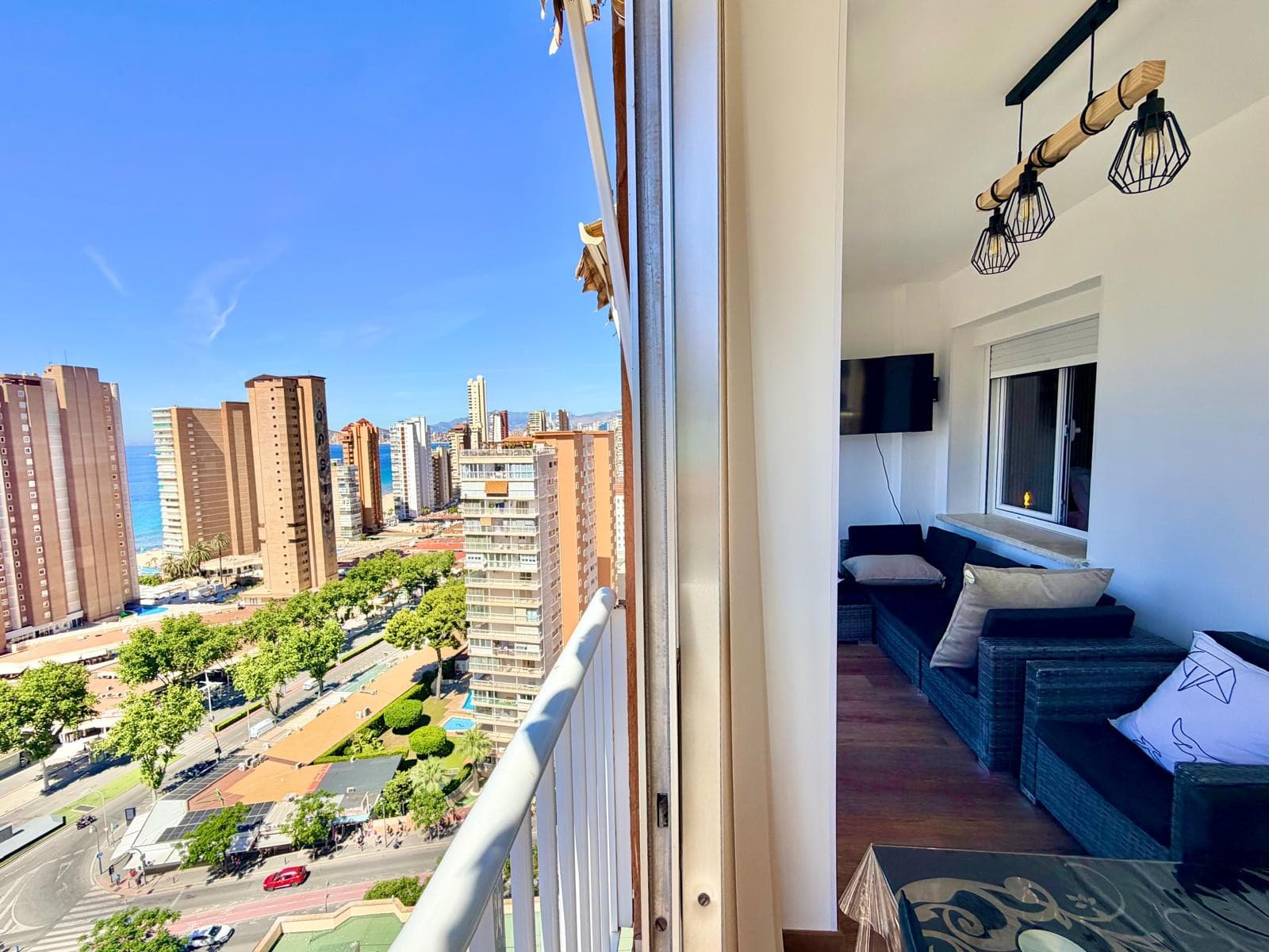 SEAVIEWS MODERN APARTMENT LEVANTE BEACH (R193)