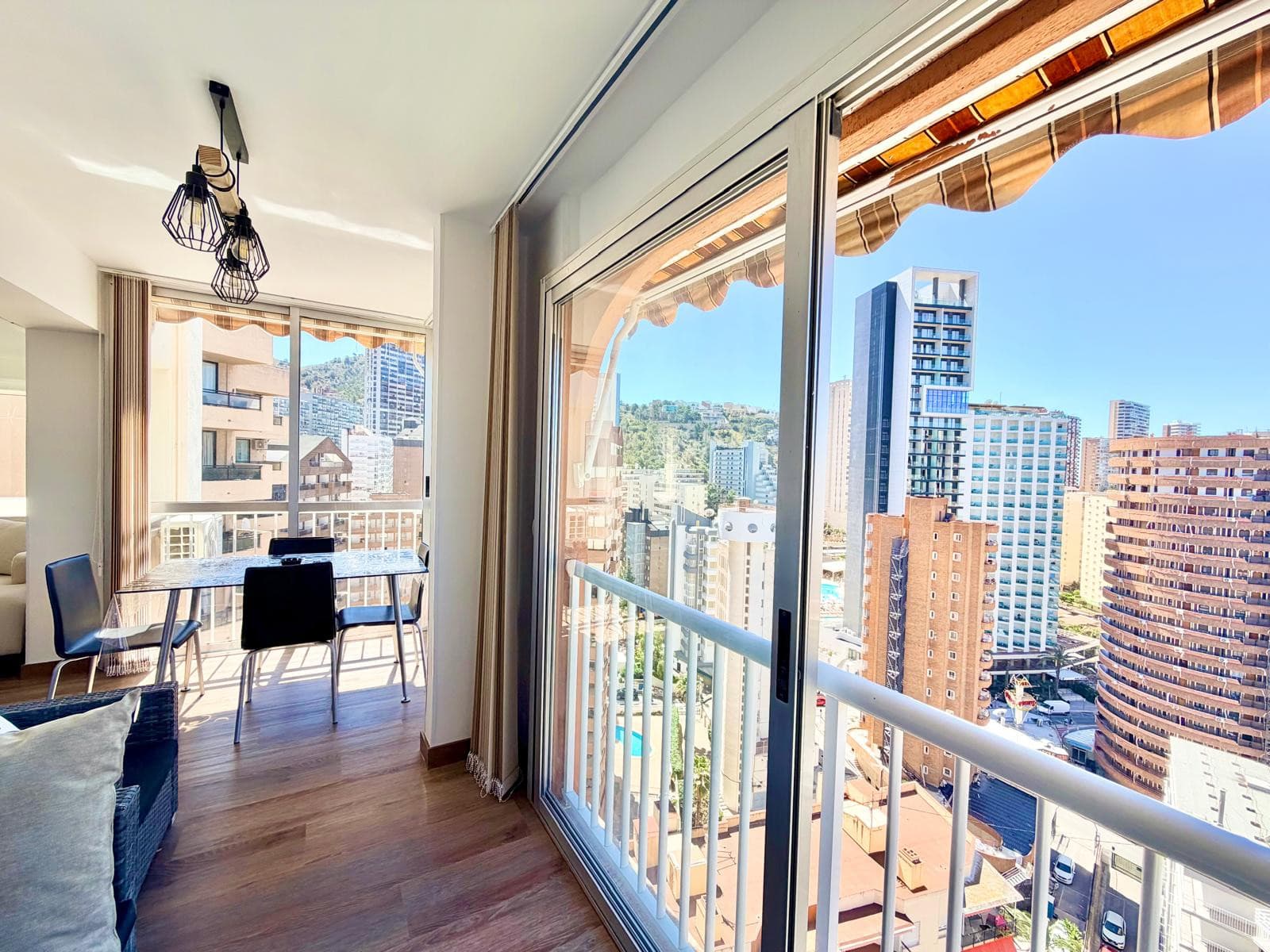 SEAVIEWS MODERN APARTMENT LEVANTE BEACH (R193)