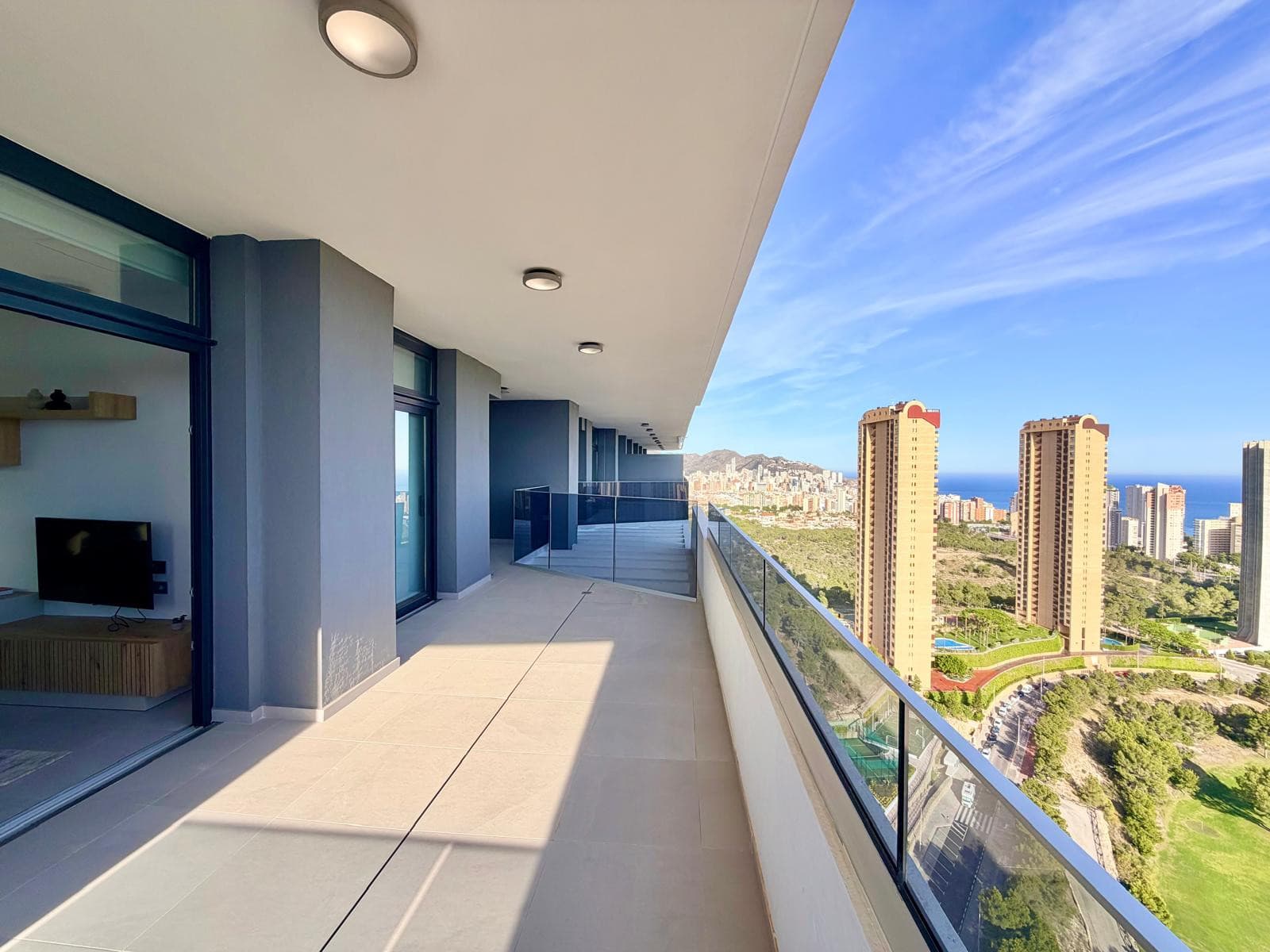 EAGLE TOWER STUNNING PANORAMIC VIEWS (R195)