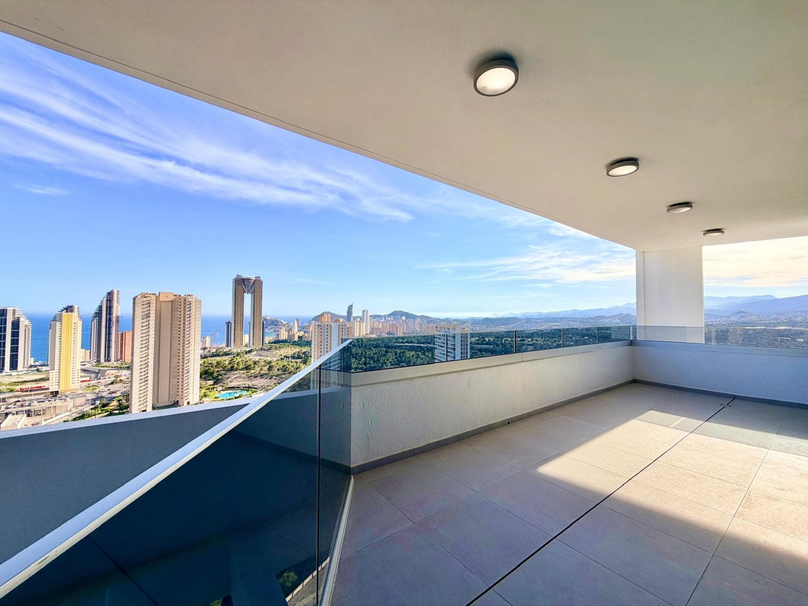 EAGLE TOWER STUNNING PANORAMIC VIEWS (R195)